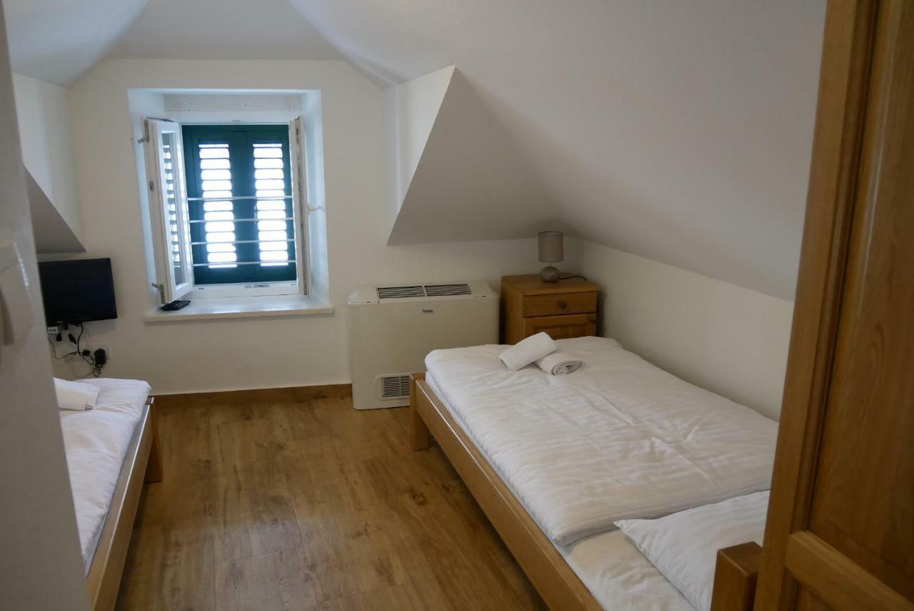 Guest House Jere Old Town Rogoznica  Exterior photo
